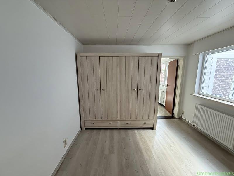 Kleerkast in eikenfineer