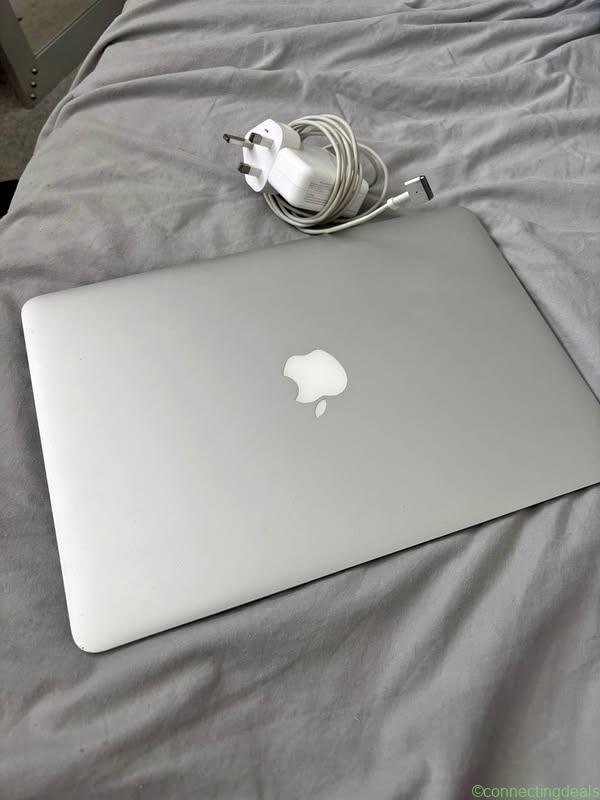 MacBook Air 13-inch 2017 256GB SSD 8GB RAM