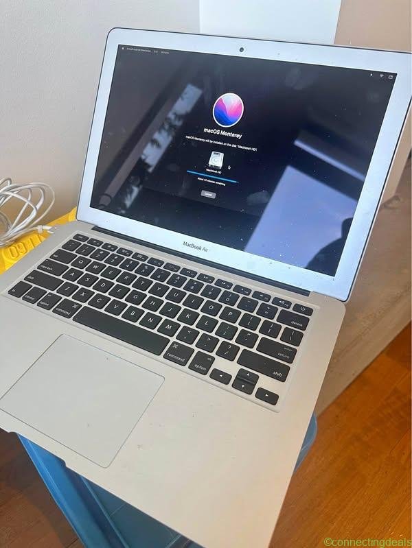 MacBook Air – 512 gb harddrive 8gb ram