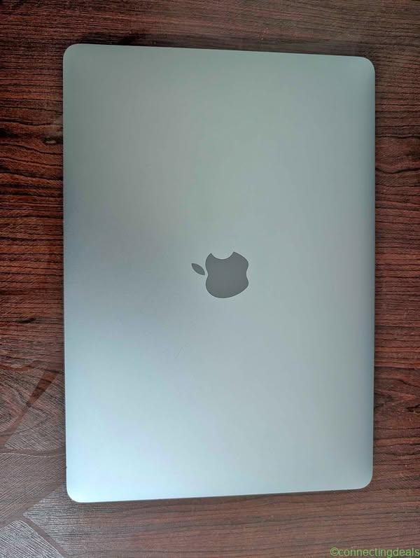 Macbook Air M1 8 GB RAM 256 GB STORAGE