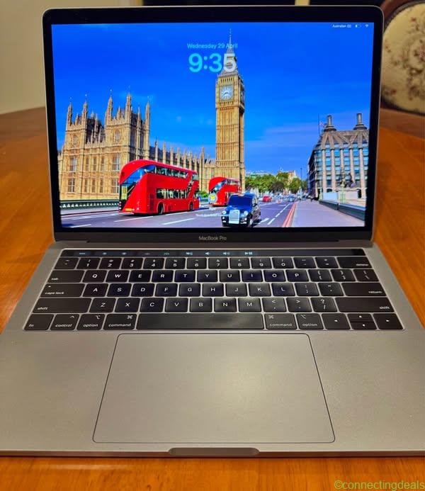 MacBook Pro 2020 256G – Good Battery – Touchbar