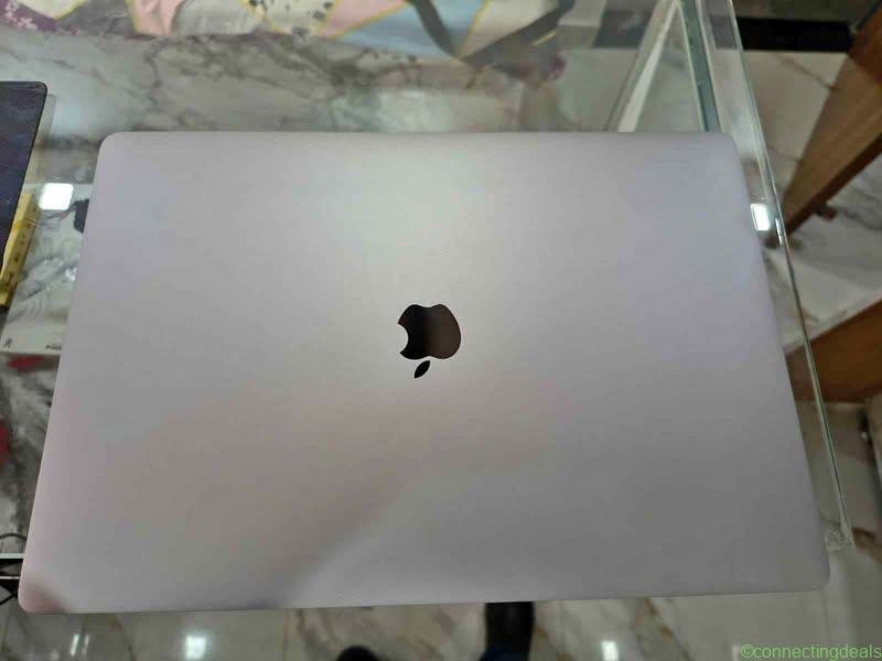 Macbook pro 2141 I7 16gb ram 512gb ssd