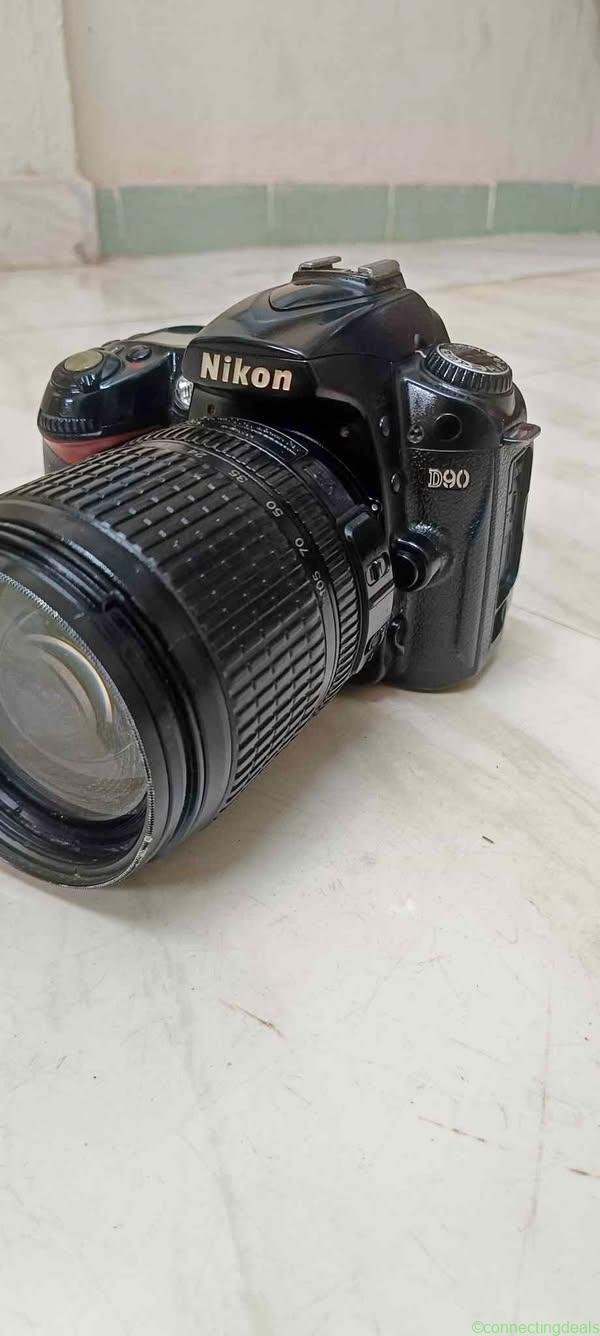 NIKON D90