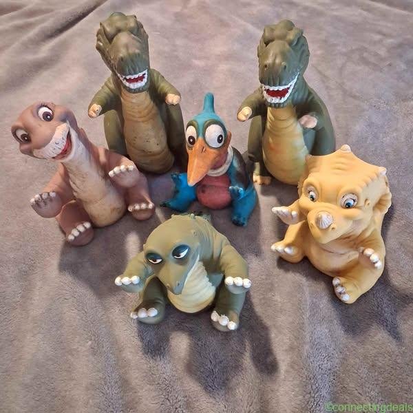 RARE land before time hand puppets from pizza hut