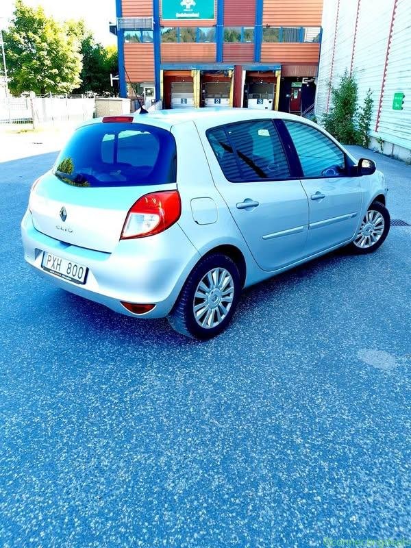 Renault clio 1.2 2010