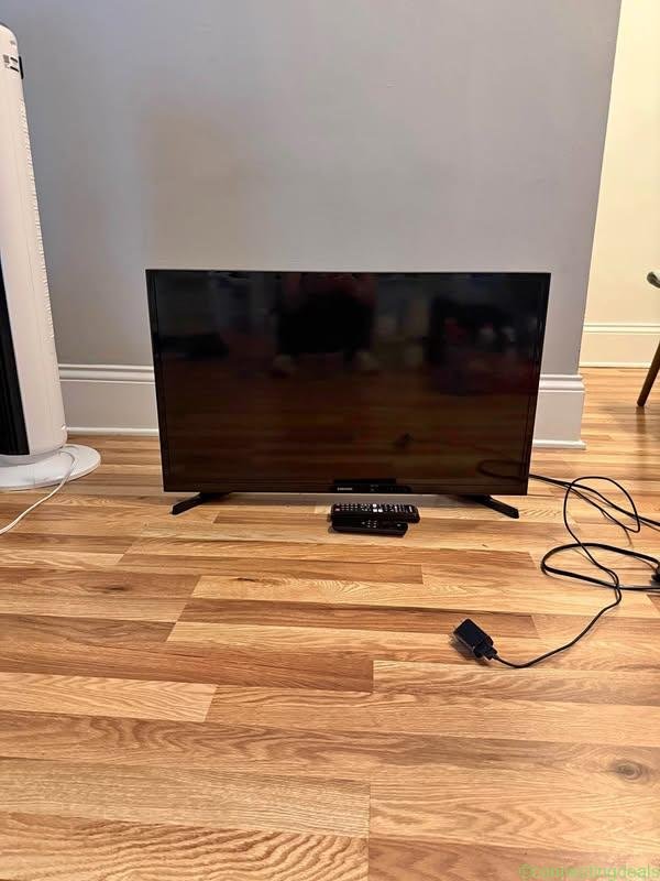 Samsung 32” smart tv
