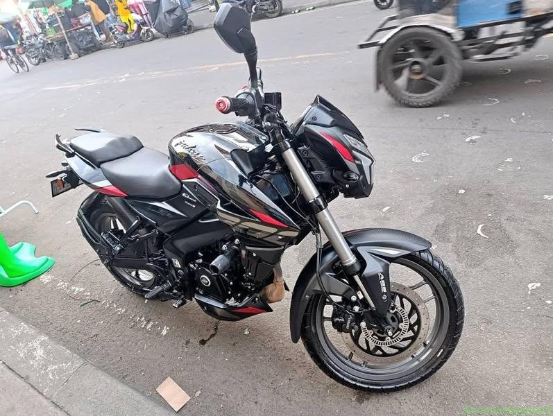 SE VENDE O SE PERMUTA POR MOTO DE MENOR VALOR