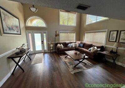 Spacious Living Room Set in Miami