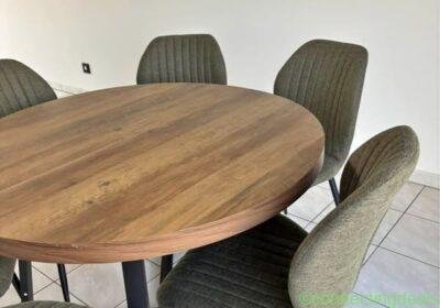 Free ad: Table ronde in Lyon. Table ronde in Lyon