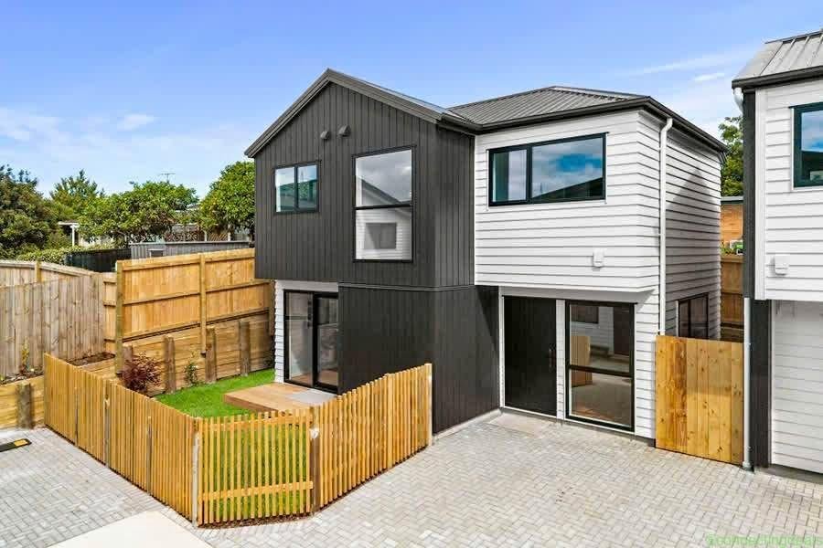 Te Atatu South | 2 Rooms Available