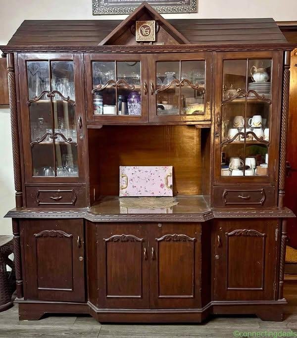 Teakwood cabinet 6/7 feet