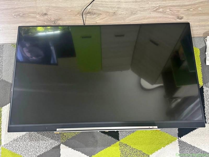Telewizor marki Toshiba 50 cali