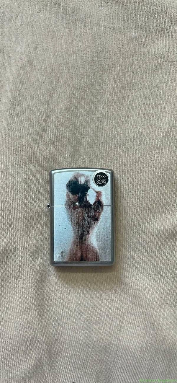 Zippo lighter – Shower lady