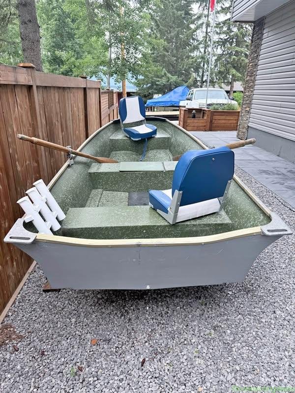 12” fibreglass boat