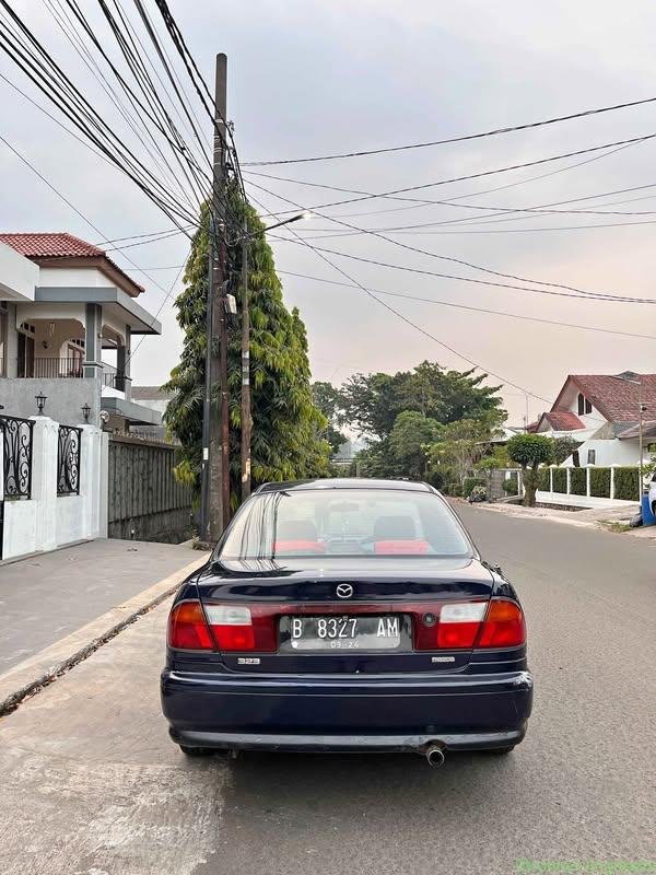1999 Mazda familia Sedan