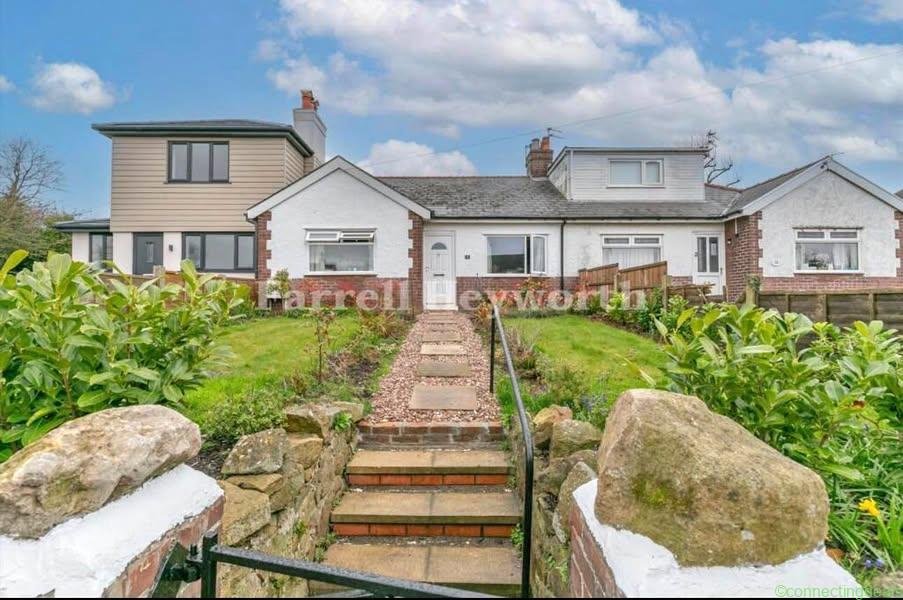 2 beds 1 bathroom – House
