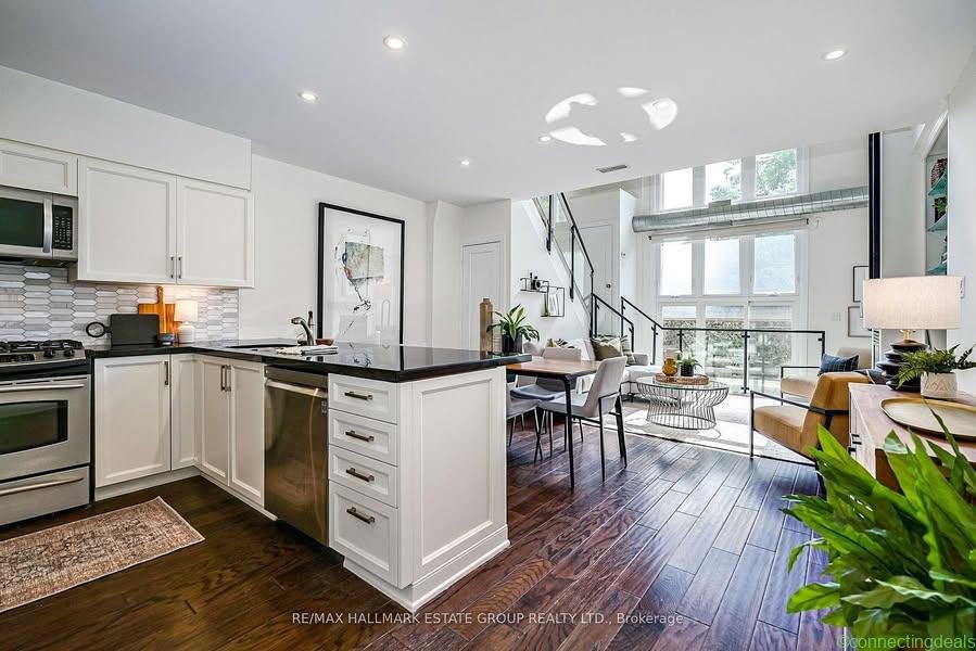 2 beds 3 baths Flat