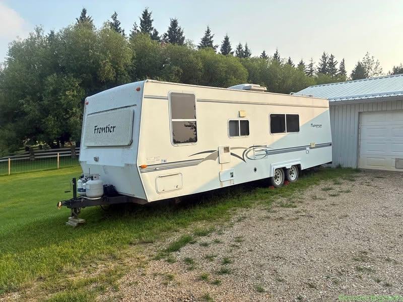 2002 Frontier FT27 Travel Trailer