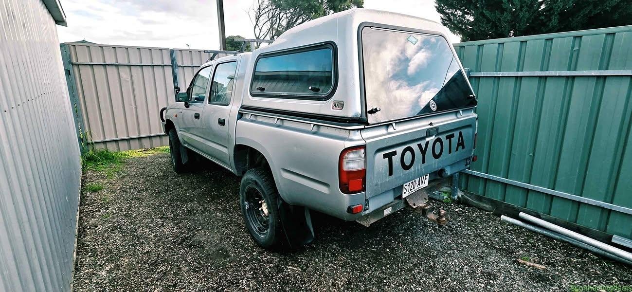 2002 Toyota Hilux