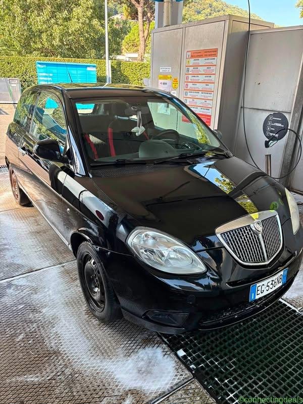 2011 Lancia Lancia Y