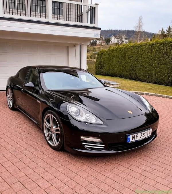 2013 Porsche Panamera 4