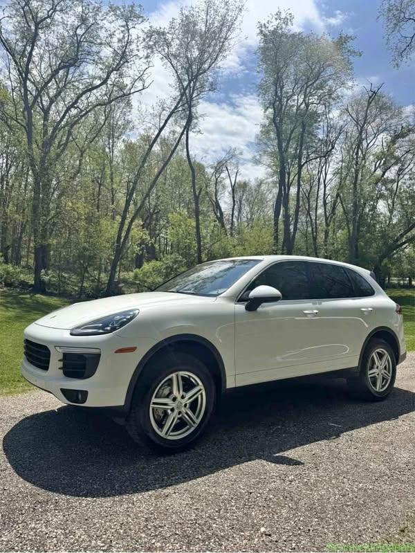 2015 Porsche Cayenne S Sport Utility 4D