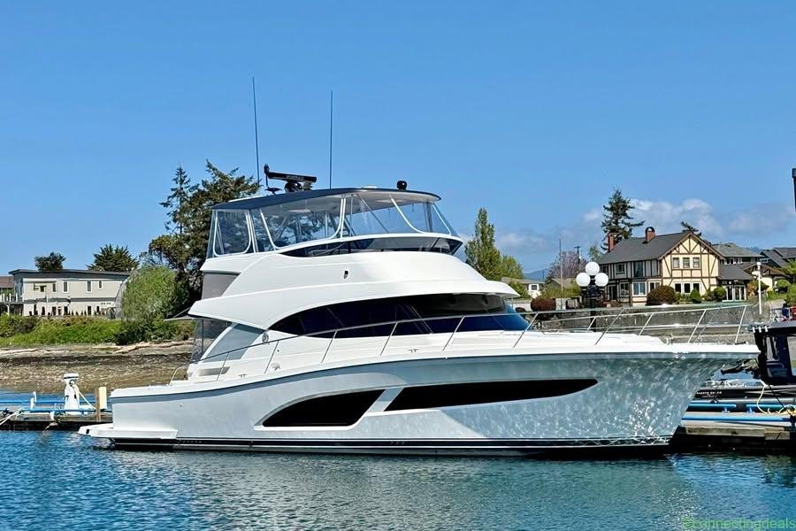 2025 Riviera 46 Sports Motor Yacht