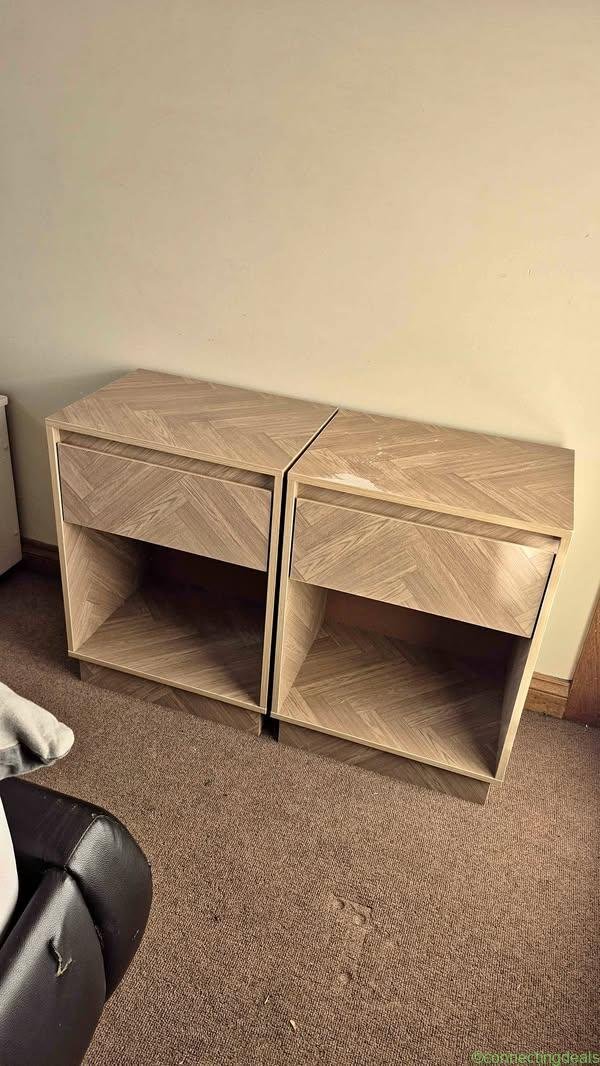 2x bedside tables