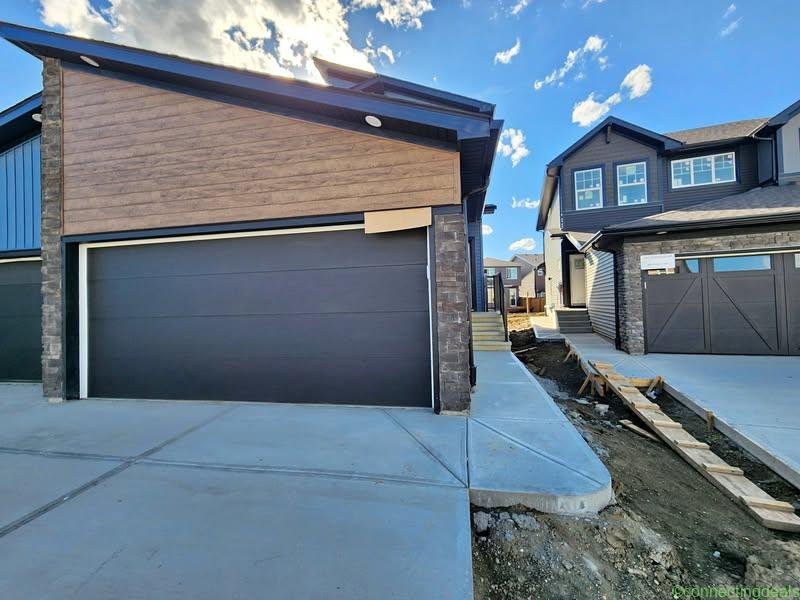 3 Beds 2.5 Baths House