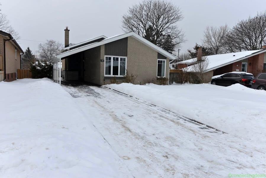 3 Beds 2 Baths – House