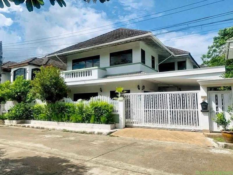 3 ห้องนอน 4 ห้องน้ำ – บ้าน