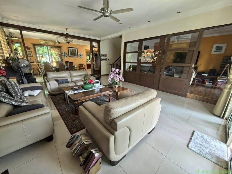 3-Storey Semi-D @ Seksyen 9, The residency kota