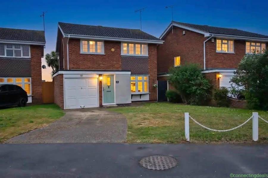 4 beds 1 bathroom – House