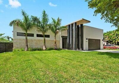 4 Beds 5 Baths House in Miami