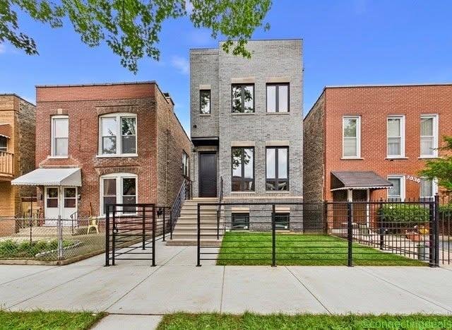 5 Beds 3 Baths House