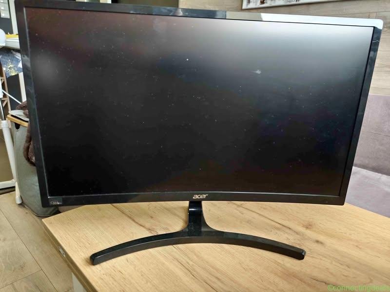 Acer ED242QR Abidpx 23,6″ Curved 144 Hz –