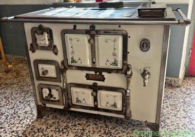 Free ad: Ancienne cuisinière bois GODIN in Lyon. Ancienne cuisinière bois GODIN in Lyon