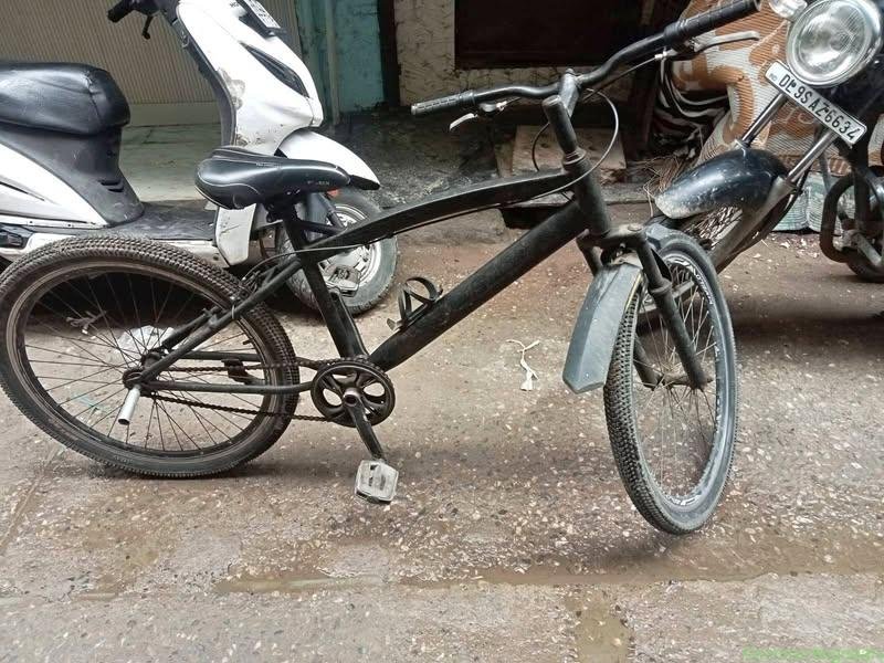 Bicycle colour black