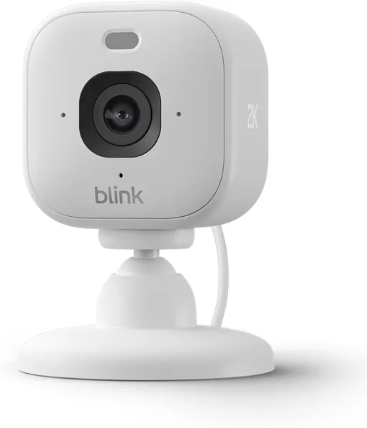 Blink Mini 2K+ (Neueste Gen) | Stecker-Sicherheitskamera für zu Hause mit 2K-Videoauflösung | 4-facher Zoom | farbige Nachtsicht