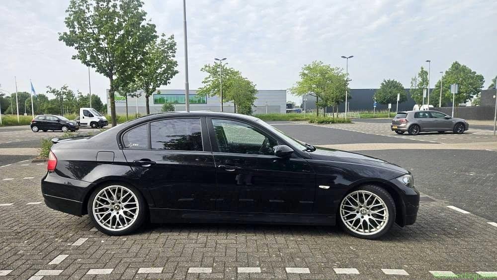 BMW E[hidden information]