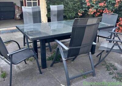 Buitentafel en stoelen in Rotterdam