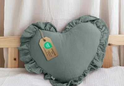 Dekoratives Kissen für Kinderzimmer [Kuscheliges Kissen in Herz- und Sternform] - 100% Muslin Baumwolle in Finland