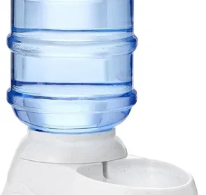 Dispenser d'eau Amazon Basics 1 gallon pour chiens et chats, 3.8L, petit, clair - 17% de réduction in France