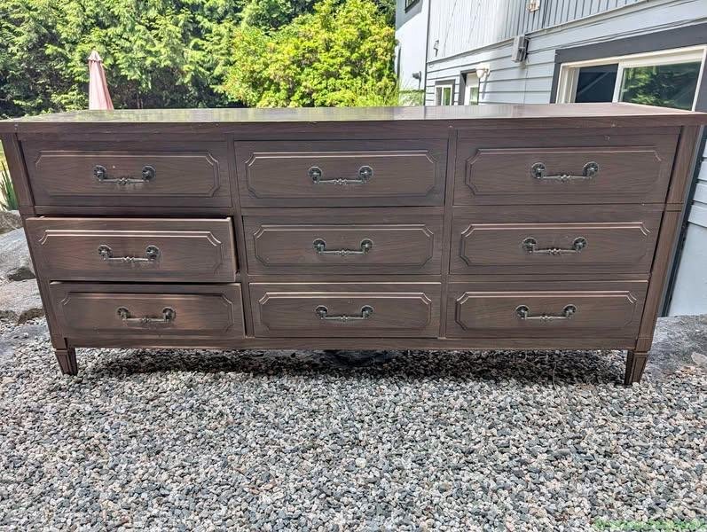 Dresser