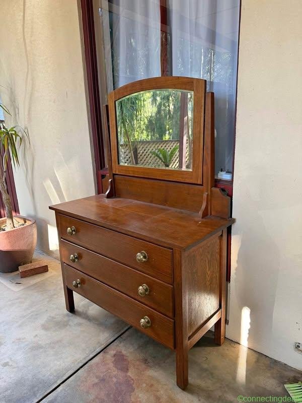 Dressing table