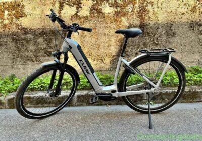 E-bike Elektrofahrrad mit all diesem Zubehör in Cologne