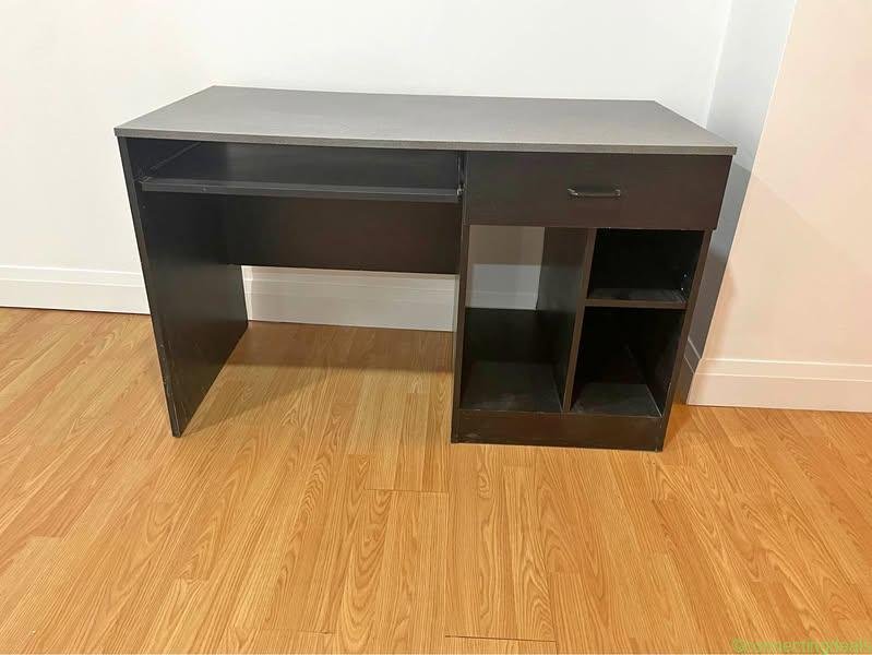 Free desk