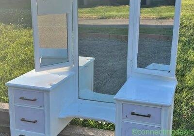 Free ad: Free Vanities & Makeup Tables in Toronto. Free Vanities & Makeup Tables in Toronto