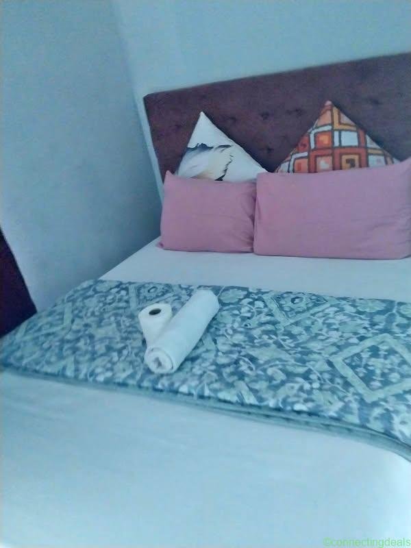 GUESTHOUSE IN WOODSTOCK 11 ROODEBLEOM.200 PER HOUR