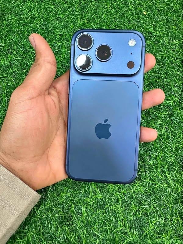 Iphone 17 pro 4months old